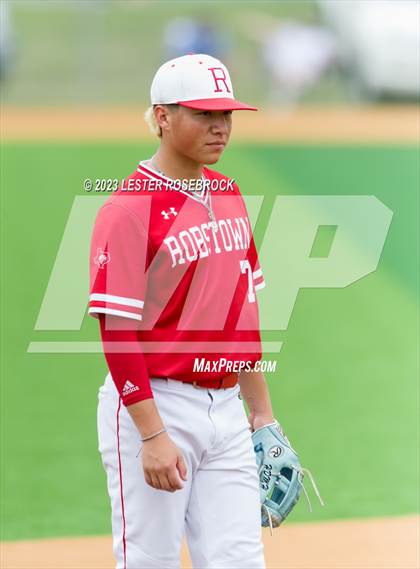 Thumbnail 2 in Robstown vs. Floresville (UIL 4A Regional Quarterfinals) photogallery.