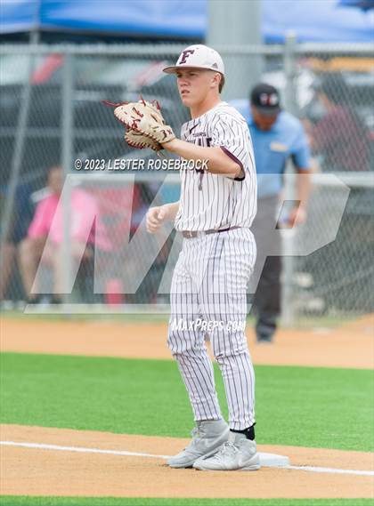 Thumbnail 1 in Robstown vs. Floresville (UIL 4A Regional Quarterfinals) photogallery.