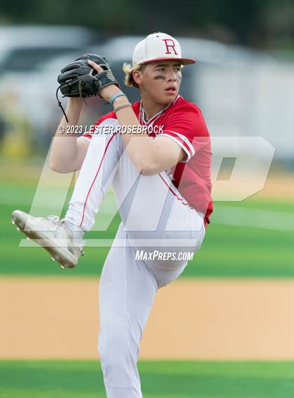 Thumbnail 3 in Robstown vs. Floresville (UIL 4A Regional Quarterfinals) photogallery.