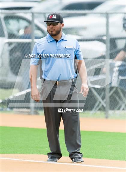 Thumbnail 3 in Robstown vs. Floresville (UIL 4A Regional Quarterfinals) photogallery.