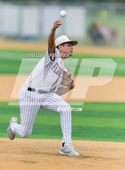 Thumbnail 1 in Robstown vs. Floresville (UIL 4A Regional Quarterfinals) photogallery.