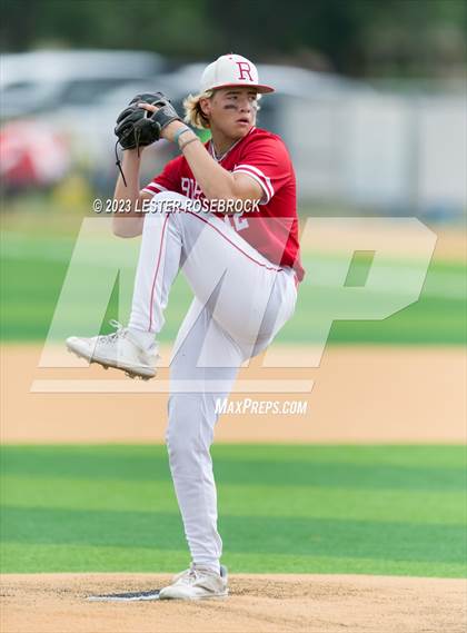 Thumbnail 2 in Robstown vs. Floresville (UIL 4A Regional Quarterfinals) photogallery.
