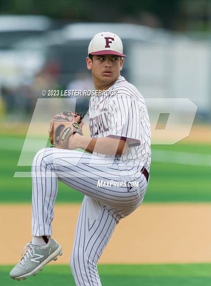 Thumbnail 1 in Robstown vs. Floresville (UIL 4A Regional Quarterfinals) photogallery.
