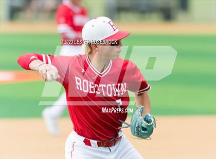 Thumbnail 2 in Robstown vs. Floresville (UIL 4A Regional Quarterfinals) photogallery.