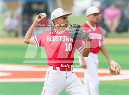 Thumbnail 1 in Robstown vs. Floresville (UIL 4A Regional Quarterfinals) photogallery.