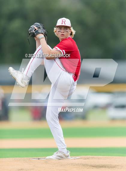 Thumbnail 3 in Robstown vs. Floresville (UIL 4A Regional Quarterfinals) photogallery.