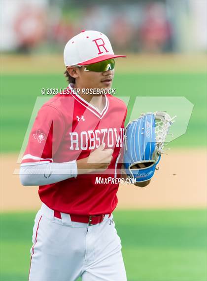 Thumbnail 3 in Robstown vs. Floresville (UIL 4A Regional Quarterfinals) photogallery.