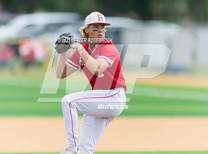 Thumbnail 3 in Robstown vs. Floresville (UIL 4A Regional Quarterfinals) photogallery.