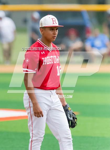 Thumbnail 2 in Robstown vs. Floresville (UIL 4A Regional Quarterfinals) photogallery.