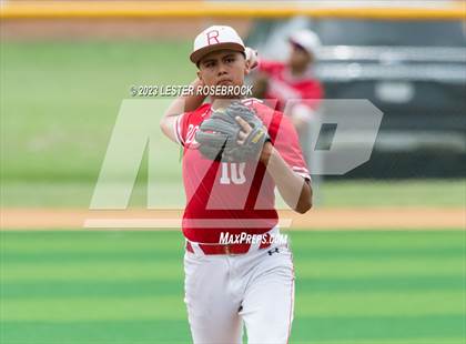 Thumbnail 2 in Robstown vs. Floresville (UIL 4A Regional Quarterfinals) photogallery.