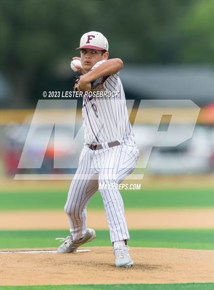 Thumbnail 1 in Robstown vs. Floresville (UIL 4A Regional Quarterfinals) photogallery.