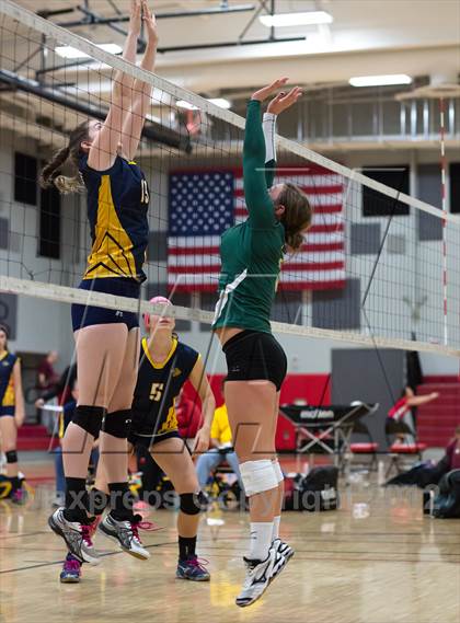 Thumbnail 2 in Gregori vs. Bishop Manogue (Varsity Stockton Classic) photogallery.