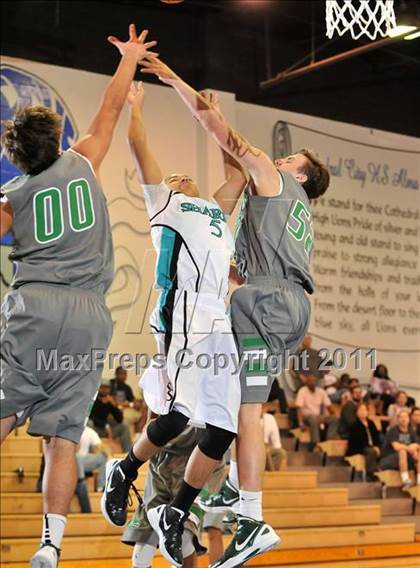 Thumbnail 1 in Santiago vs. Green Valley (MaxPreps Holiday Classic) photogallery.