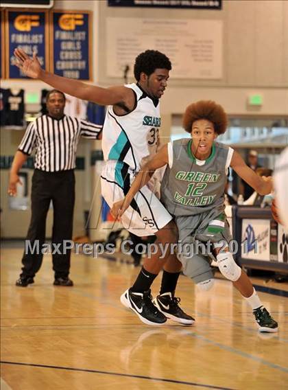Thumbnail 3 in Santiago vs. Green Valley (MaxPreps Holiday Classic) photogallery.