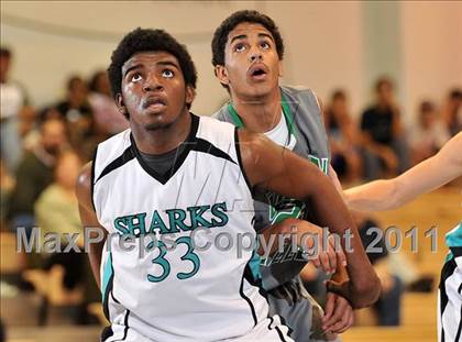 Thumbnail 1 in Santiago vs. Green Valley (MaxPreps Holiday Classic) photogallery.