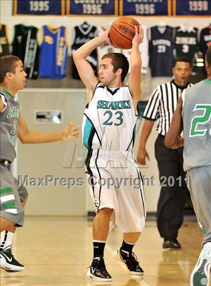 Thumbnail 3 in Santiago vs. Green Valley (MaxPreps Holiday Classic) photogallery.