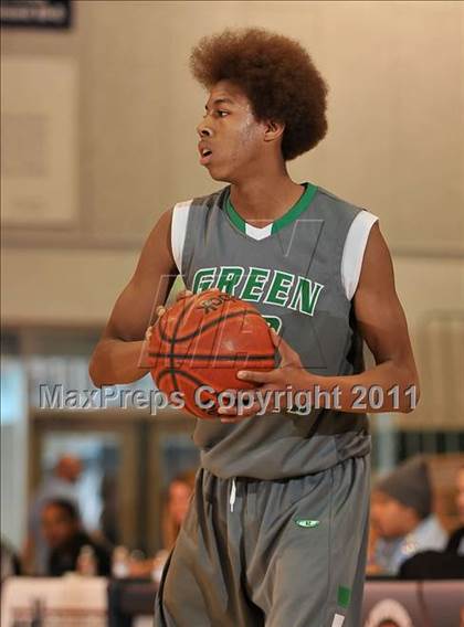 Thumbnail 1 in Santiago vs. Green Valley (MaxPreps Holiday Classic) photogallery.