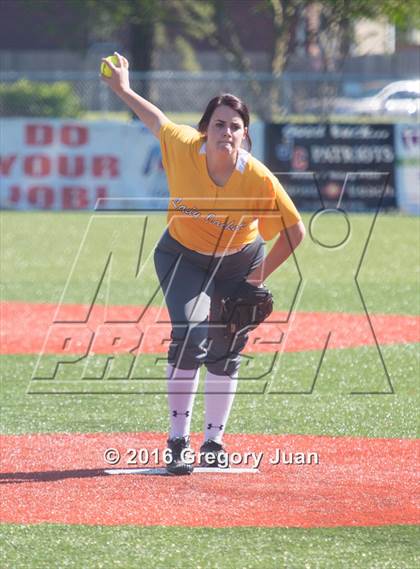 Thumbnail 3 in Lutcher vs. Haynes Academy photogallery.