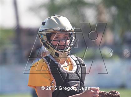 Thumbnail 1 in Lutcher vs. Haynes Academy photogallery.