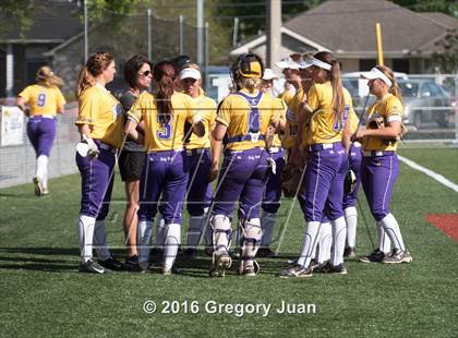 Thumbnail 2 in Lutcher vs. Haynes Academy photogallery.