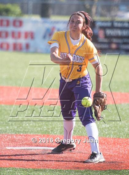 Thumbnail 2 in Lutcher vs. Haynes Academy photogallery.