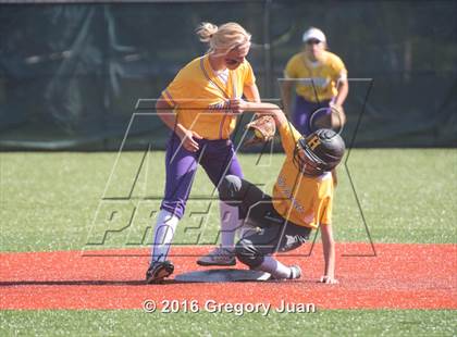 Thumbnail 3 in Lutcher vs. Haynes Academy photogallery.