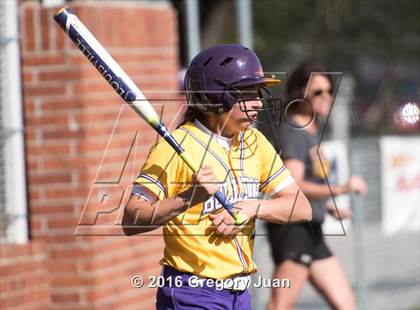 Thumbnail 1 in Lutcher vs. Haynes Academy photogallery.