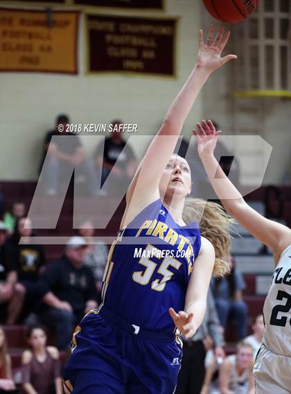 Thumbnail 2 in Fleming vs. Genoa-Hugo/Karval (CHSAA 1A Regional Playoff) photogallery.