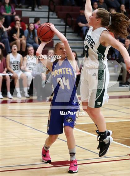 Thumbnail 1 in Fleming vs. Genoa-Hugo/Karval (CHSAA 1A Regional Playoff) photogallery.