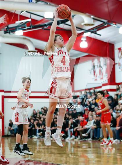 Thumbnail 1 in Bloomsburg vs. Troy (PIAA District IV Class AAA Semi-final) photogallery.