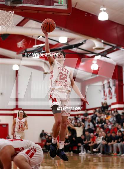Thumbnail 1 in Bloomsburg vs. Troy (PIAA District IV Class AAA Semi-final) photogallery.