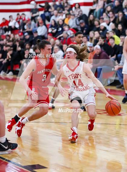 Thumbnail 1 in Bloomsburg vs. Troy (PIAA District IV Class AAA Semi-final) photogallery.