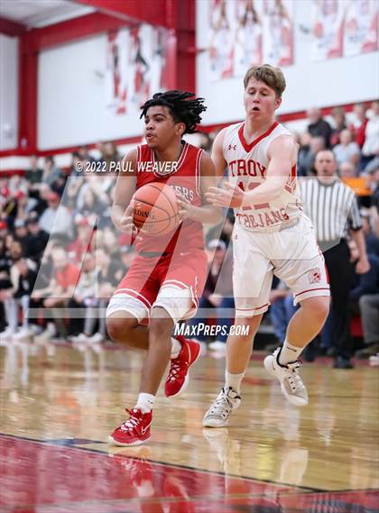 Thumbnail 1 in Bloomsburg vs. Troy (PIAA District IV Class AAA Semi-final) photogallery.