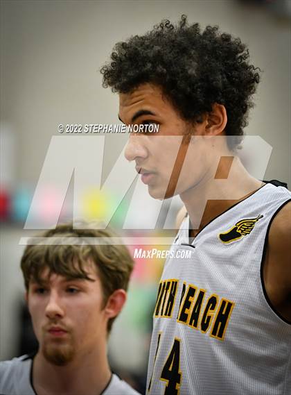 Thumbnail 2 in Toledo vs North Beach (WIAA 2B District Playoff) photogallery.