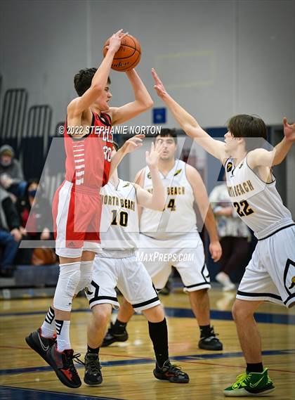 Thumbnail 1 in Toledo vs North Beach (WIAA 2B District Playoff) photogallery.