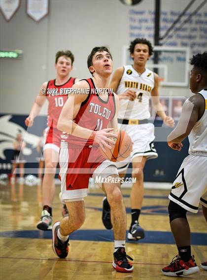 Thumbnail 1 in Toledo vs North Beach (WIAA 2B District Playoff) photogallery.