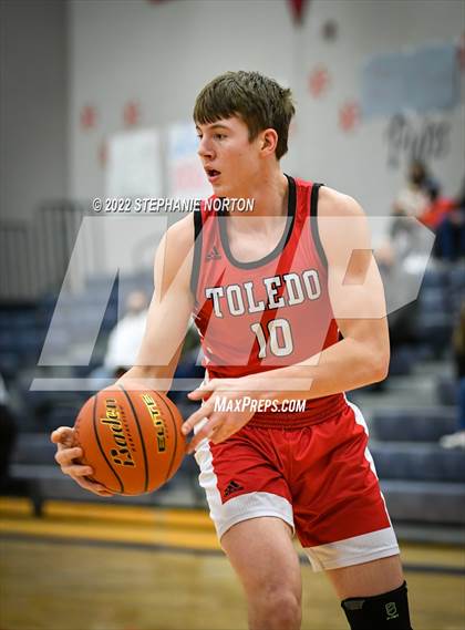 Thumbnail 1 in Toledo vs North Beach (WIAA 2B District Playoff) photogallery.