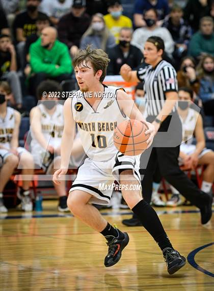 Thumbnail 3 in Toledo vs North Beach (WIAA 2B District Playoff) photogallery.