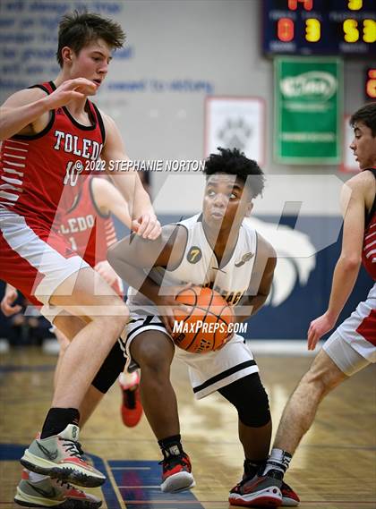 Thumbnail 2 in Toledo vs North Beach (WIAA 2B District Playoff) photogallery.