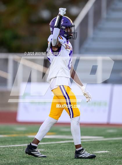 Thumbnail 3 in Benton @ Captain Shreve photogallery.