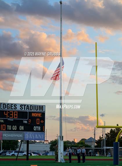 Thumbnail 3 in Benton @ Captain Shreve photogallery.