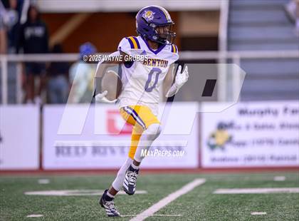 Thumbnail 1 in Benton @ Captain Shreve photogallery.