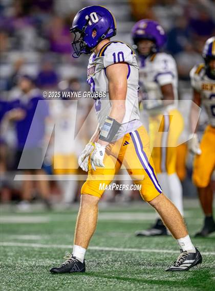 Thumbnail 3 in Benton @ Captain Shreve photogallery.