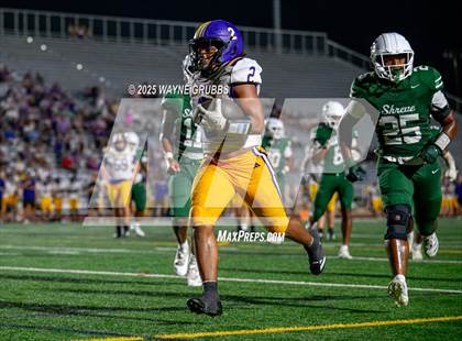 Thumbnail 3 in Benton @ Captain Shreve photogallery.