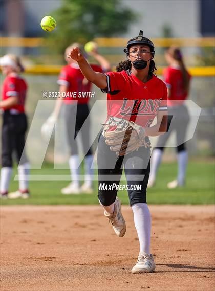 Thumbnail 3 in Fort Dodge vs Linn-Mar (Linn-Mar/Alburnett Invitational) photogallery.