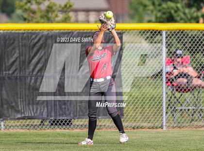 Thumbnail 3 in Fort Dodge vs Linn-Mar (Linn-Mar/Alburnett Invitational) photogallery.