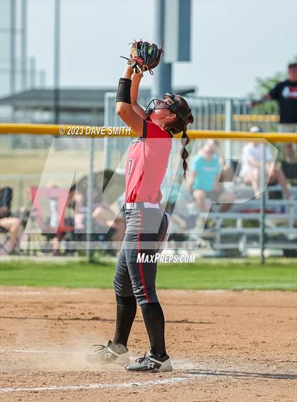 Thumbnail 3 in Fort Dodge vs Linn-Mar (Linn-Mar/Alburnett Invitational) photogallery.