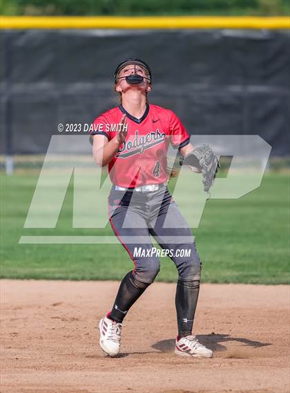 Thumbnail 1 in Fort Dodge vs Linn-Mar (Linn-Mar/Alburnett Invitational) photogallery.