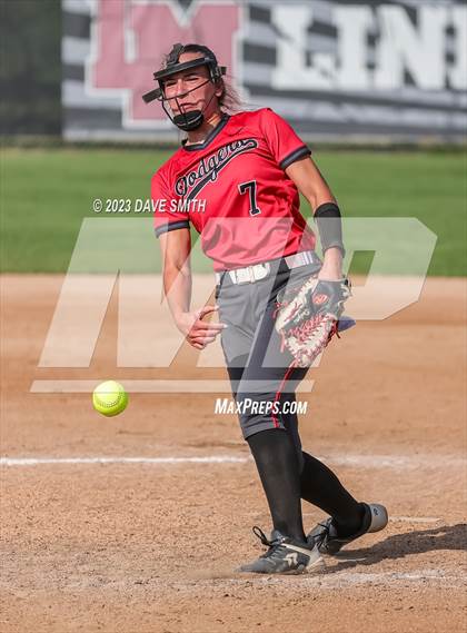 Thumbnail 2 in Fort Dodge vs Linn-Mar (Linn-Mar/Alburnett Invitational) photogallery.