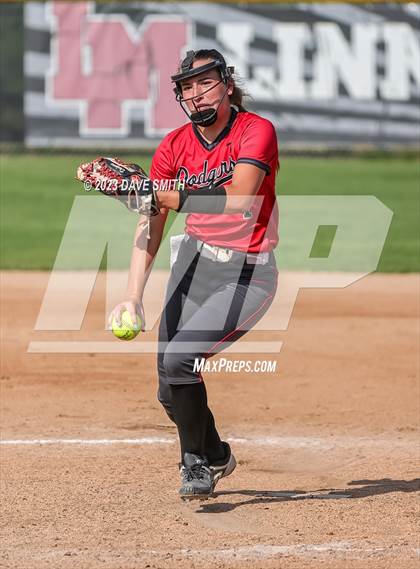 Thumbnail 2 in Fort Dodge vs Linn-Mar (Linn-Mar/Alburnett Invitational) photogallery.
